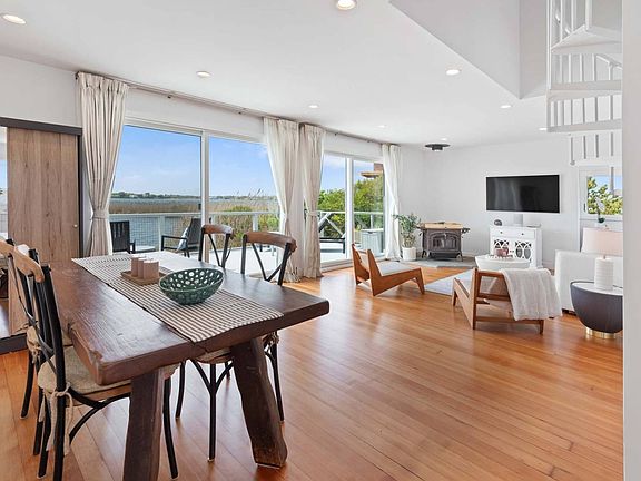 5th image of 27 Burnetts Cove Rd
