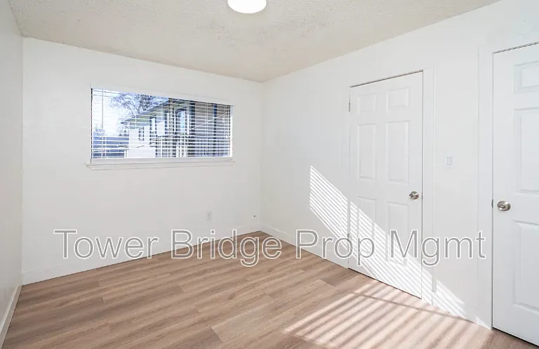 1718 Grand Ave — Photo 11