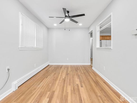 4th image of 382 Cator Ave Floor 1