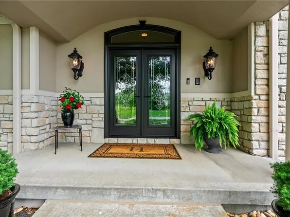 14702 Hills Rd, Kearney, MO 64060