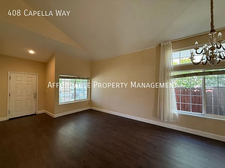 408 Capella Way — Photo 6