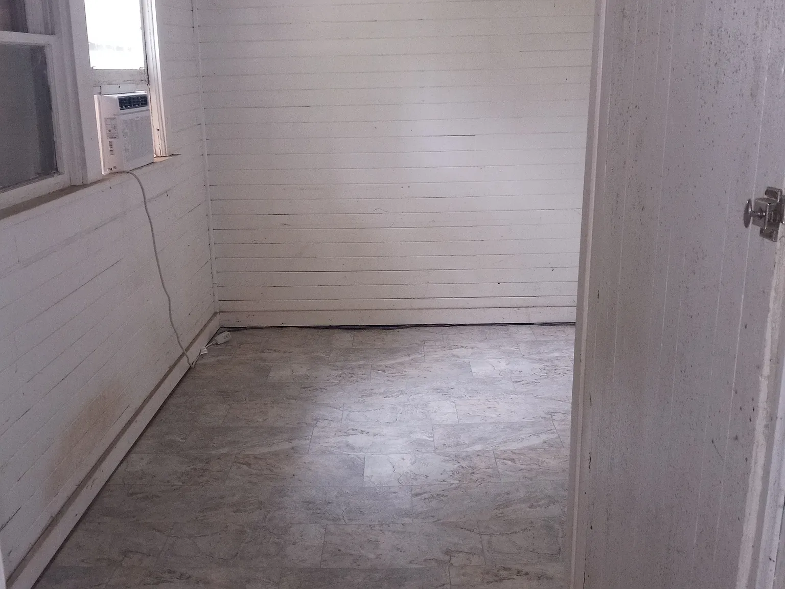 3 bed, 1.5 bath, 1288 sqft, $975 — Photo 3