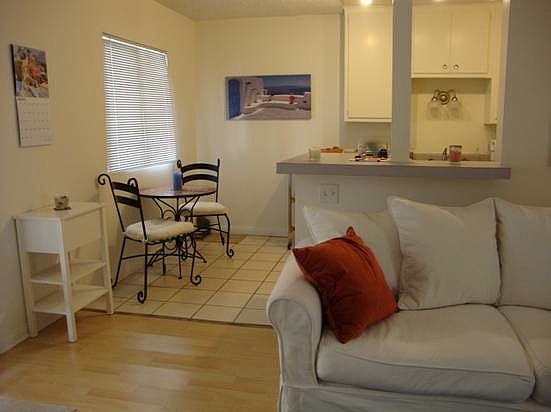 3rd image of 11938 Dorothy St APT 3