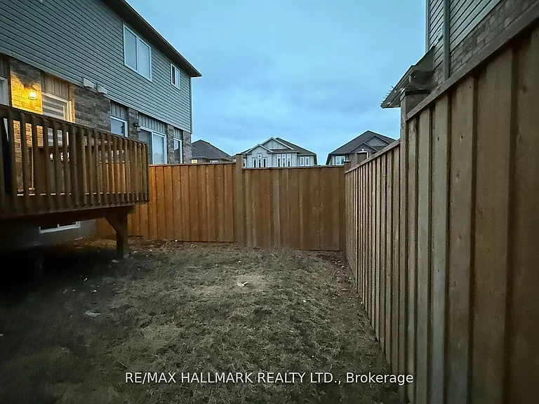 75 John Brabson Cres — Photo 17