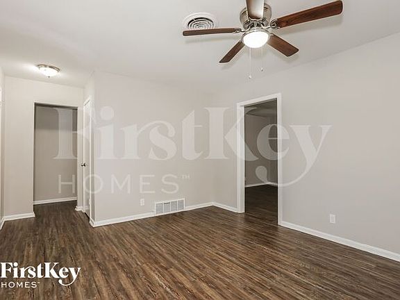 3rd image of 1532 Milmo Dr
