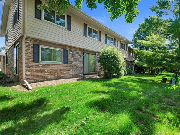 1042 Pilgrim PARKWAY, Elm Grove, WI 53122