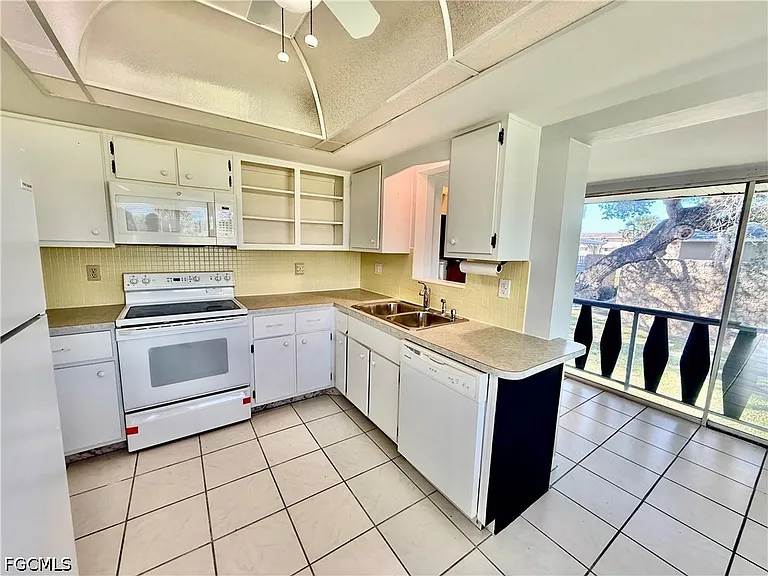 343 Joel Blvd #211D — Photo 13