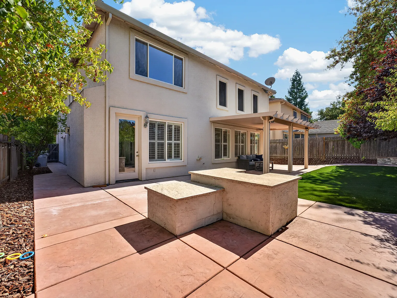 3 bed, 2.5 bath, 2447 sqft, $3,495 — Photo 3