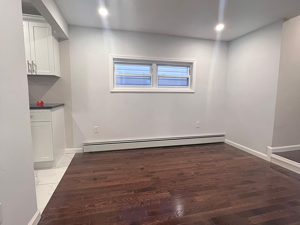 1st image of 4000 Bronxwood Ave #2