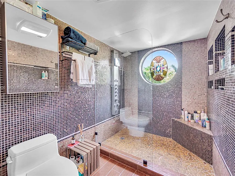 1700 S Bayshore Ln #3B — Photo 21