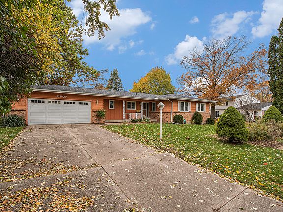 3rd image of 5607 Far Hill Dr SE
