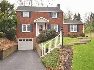 146 Orchard Spring Rd, Pittsburgh, PA 15220