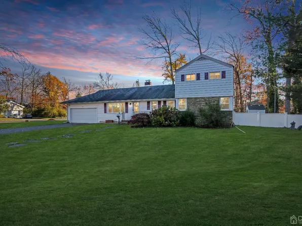 600 Wildwood Rd, West Allenhurst, NJ 07711