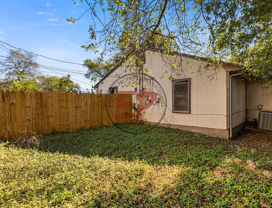 3627 Colcord Ave