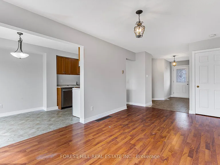 57 Michael Cres — Photo 4