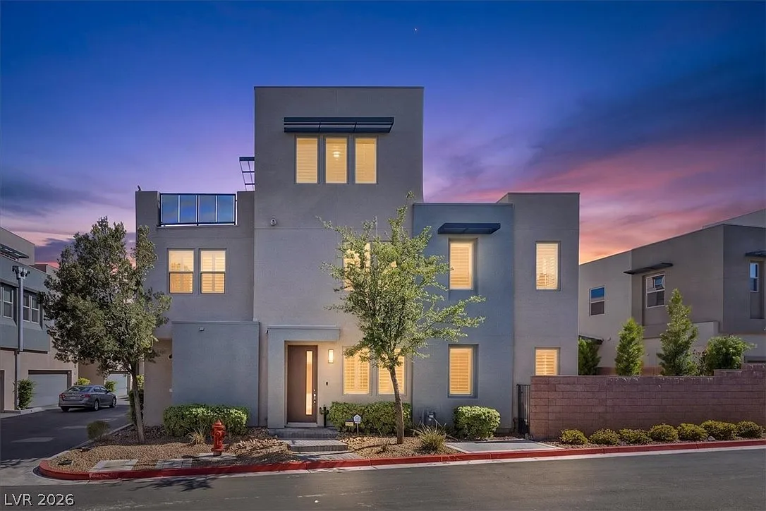 4 bed, 2.5 bath, 2298 sqft, $4,200 — Photo 1