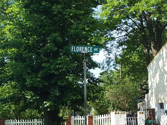 5th image of 11044 Florence Ave