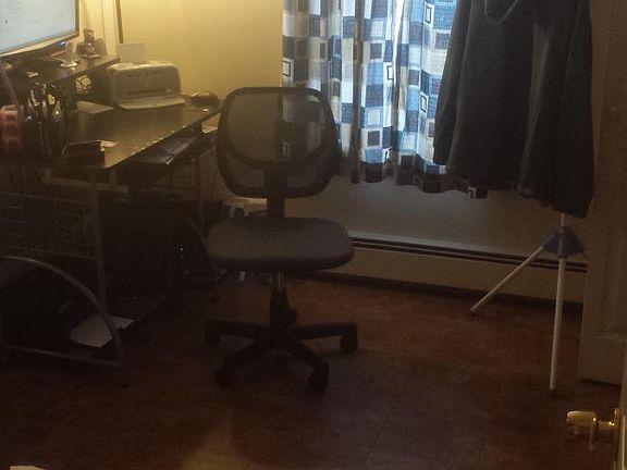 office or 3rd bed room