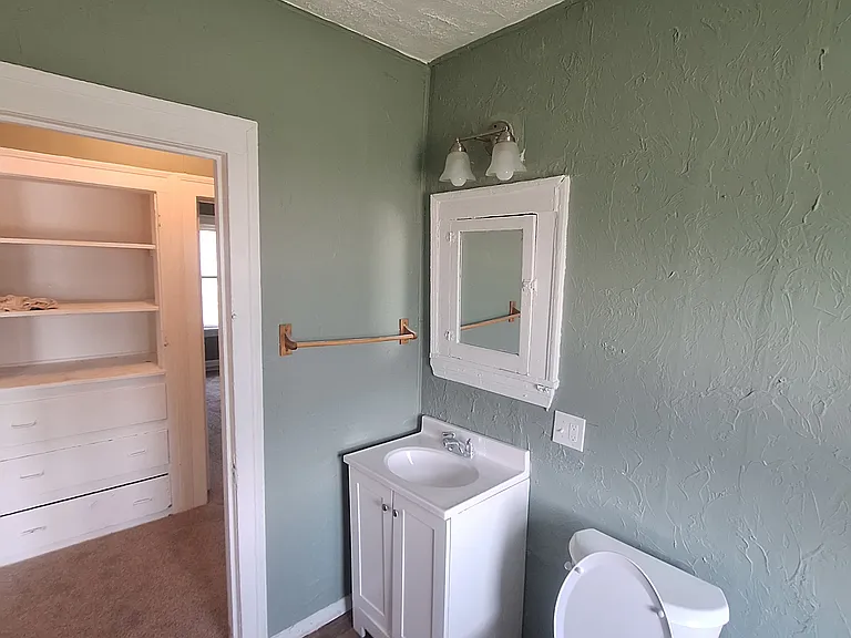 921 Eddy Rd — Photo 9