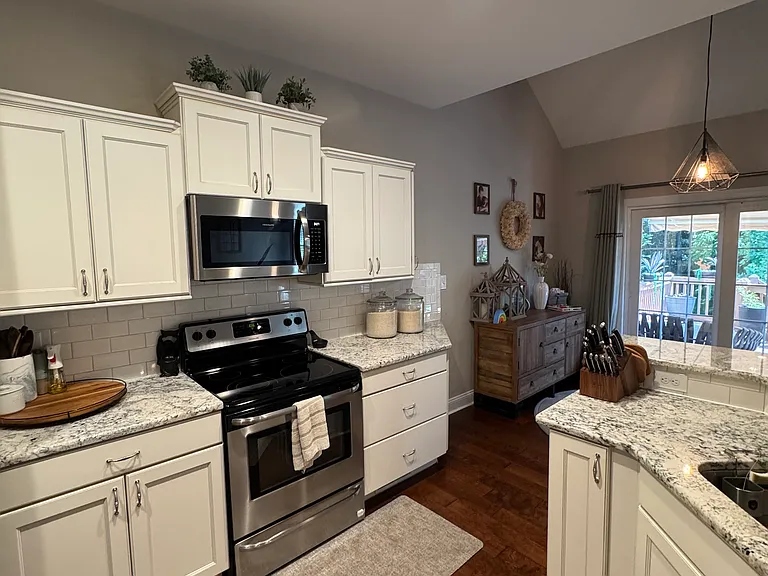 1245 Helmsdale Dr — Photo 9