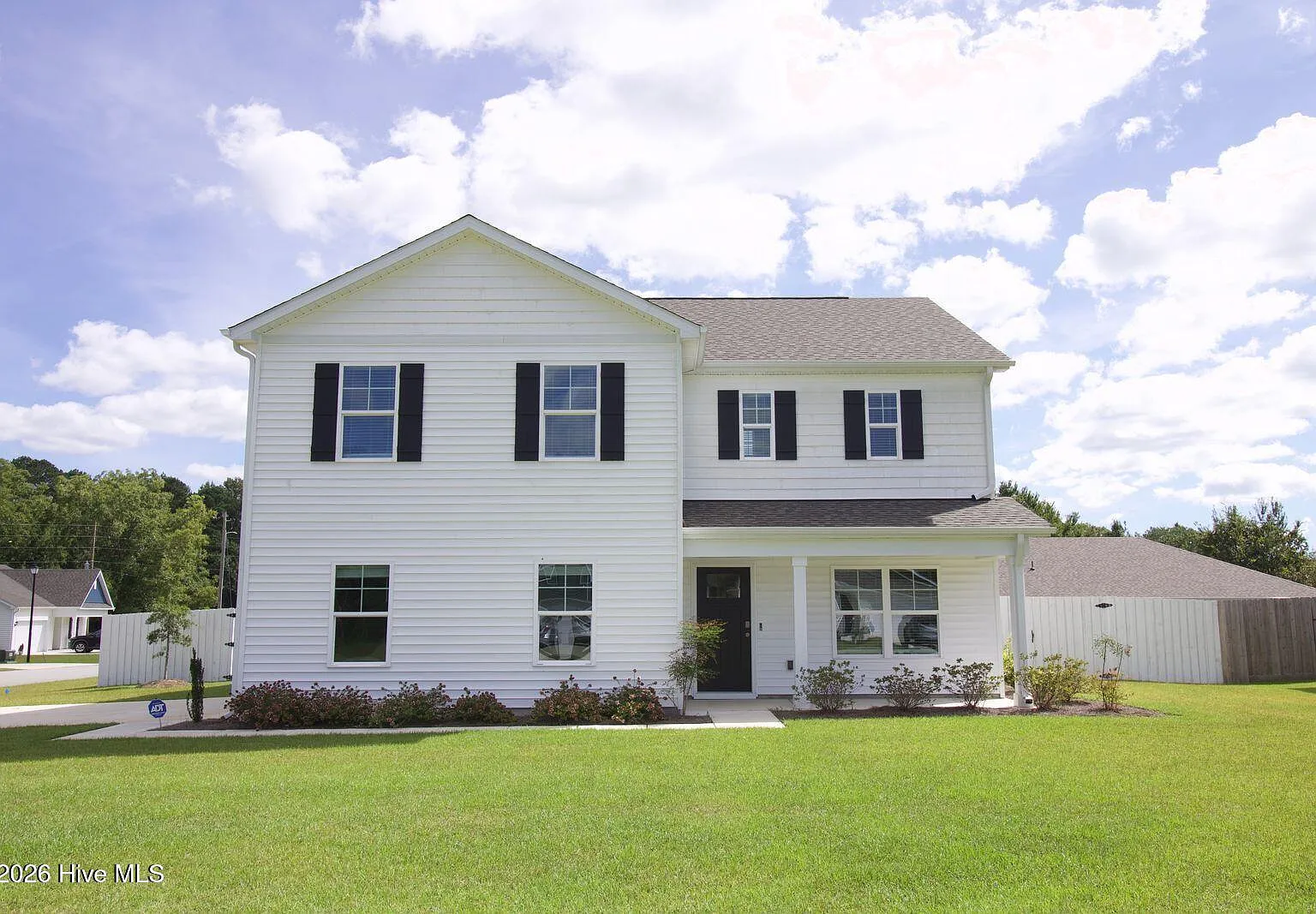 4 bed, 2.5 bath, 2338 sqft, $2,600 — Photo 1