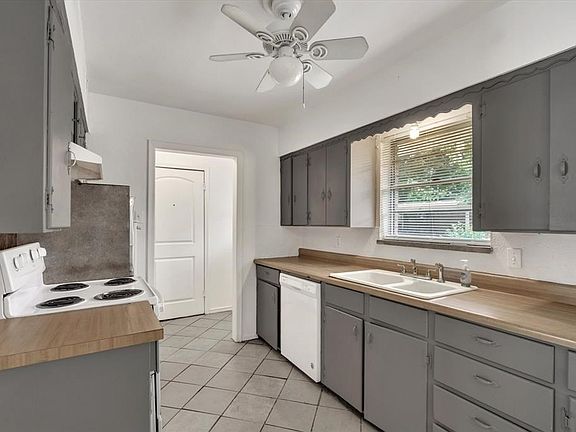 4th image of 806 Branch Dr
