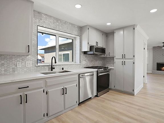 5th image of 2212 Coley Ave