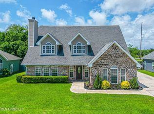 2 Pecan Ln, Long Beach, MS 39560