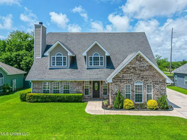 2 Pecan Ln, Long Beach, MS 39560