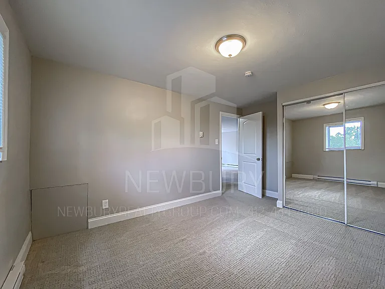 Poplar Apartments — Photo 76