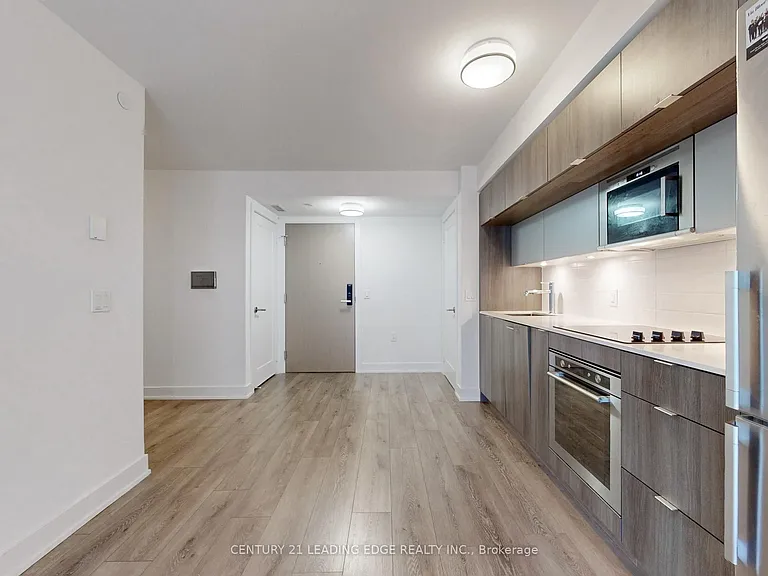 585 Bloor St E #821 — Photo 11