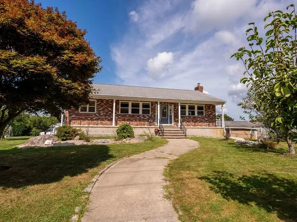 1598 Locust St, Fall River, MA 02723