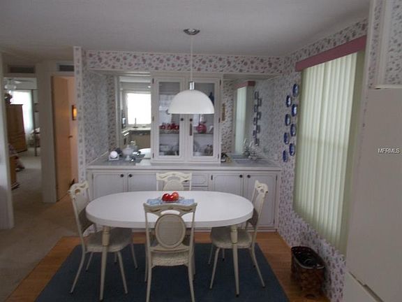4th image of 211 Palm Meadows Dr