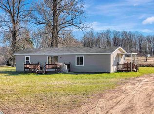 6012 Riverview Rd, Mesick, MI 49668
