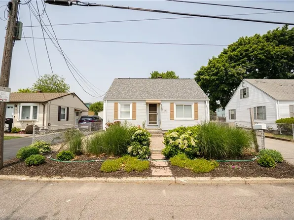 78 Farrell St, Pawtucket, RI 02861