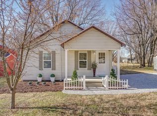 317 N Perryman Ave, Ash Grove, MO 65604