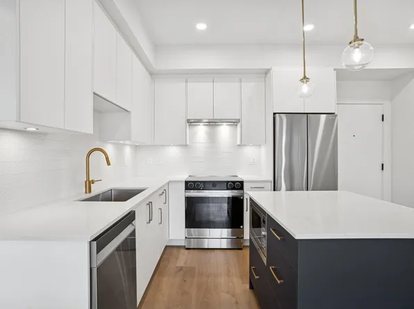 20286 72b Ave #414, Langley, BC V2Y 3X4