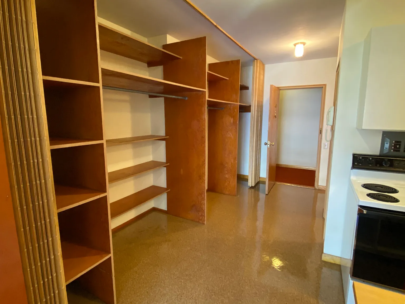 111 West Wilson — Photo 2