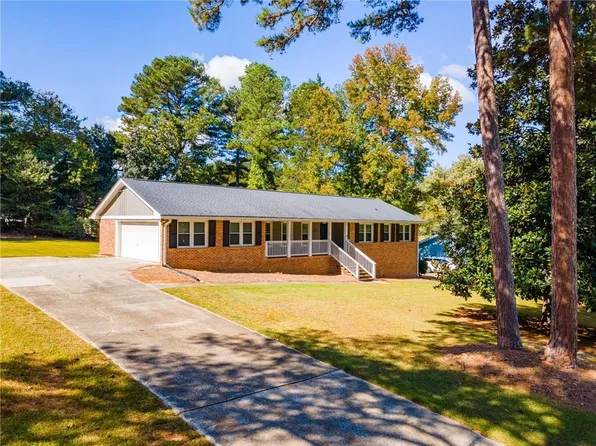 2021 Collinswood Dr, Snellville, GA 30078