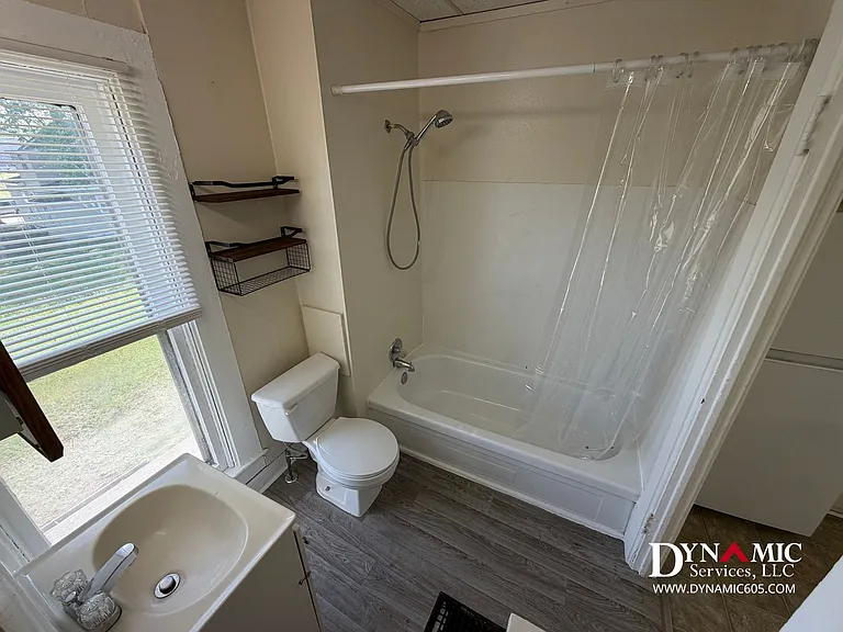 219 S Duluth Ave — Photo 8