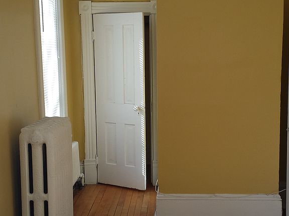 5th image of 1541 Hillside Ave N #2