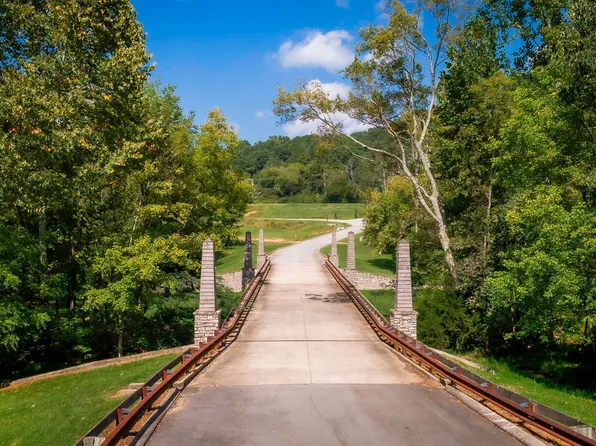 1754 Oakbrook Trl, Ooltewah, TN 37363