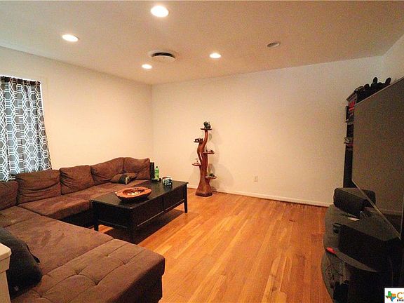 2nd image of 117 Williams St
