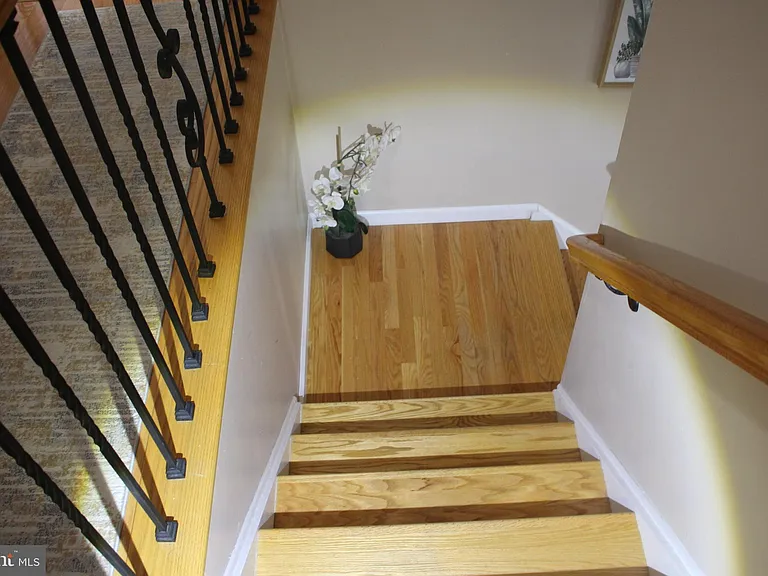 219 Meadow Dr — Photo 7
