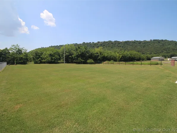 301 Ninah Wayla Ln, Poteau, OK 74953