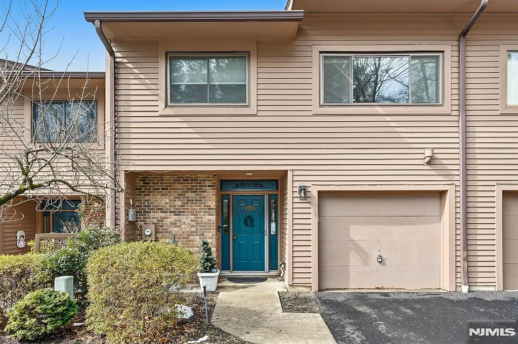 175 Winchester Ct photo 1