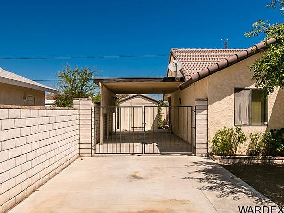 3rd image of 685 Lilac Ln