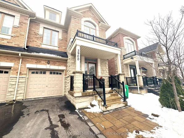 3900 Arvona Pl, Mississauga, ON L5M 0Y5