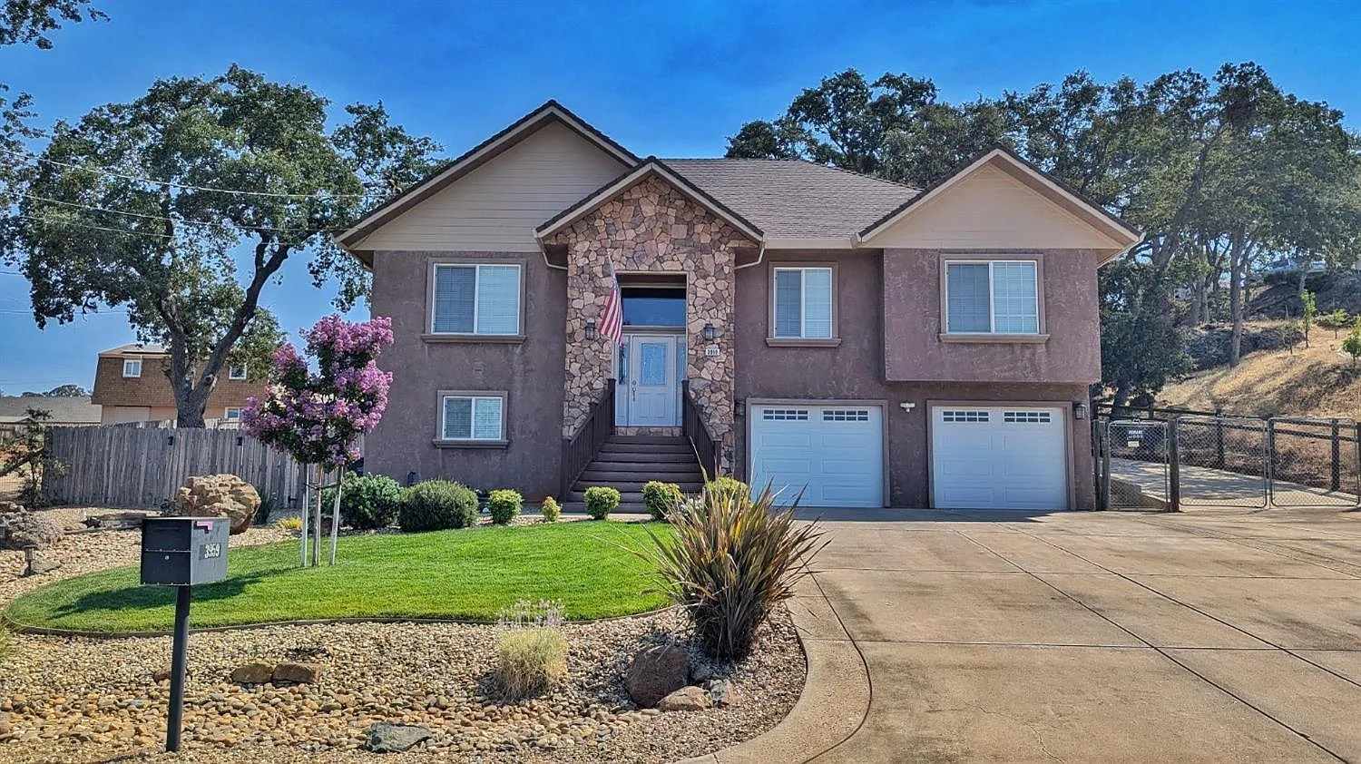 3959 Bartelink Dr photo 1