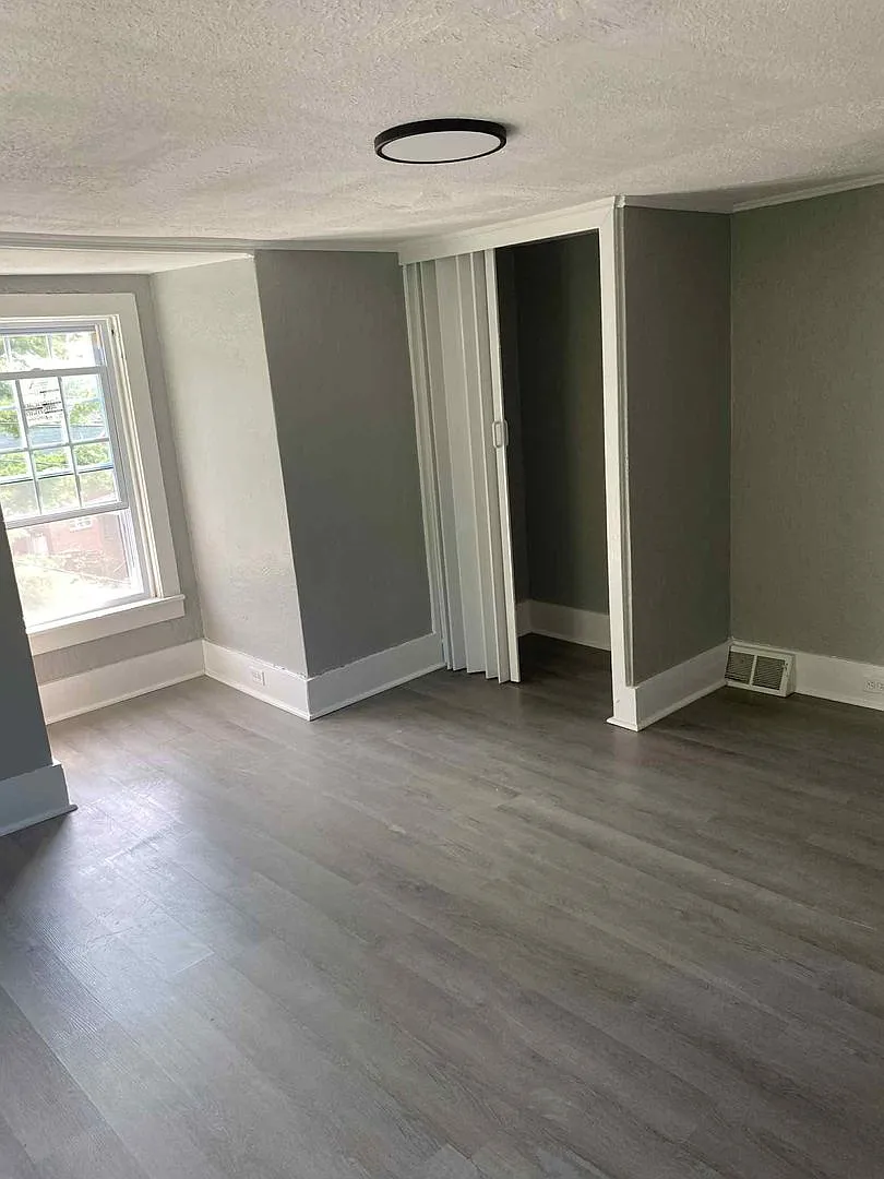 Newly Updated Spacious 4 bedroom 1 bathroom house for rent in Glassport! — Photo 4